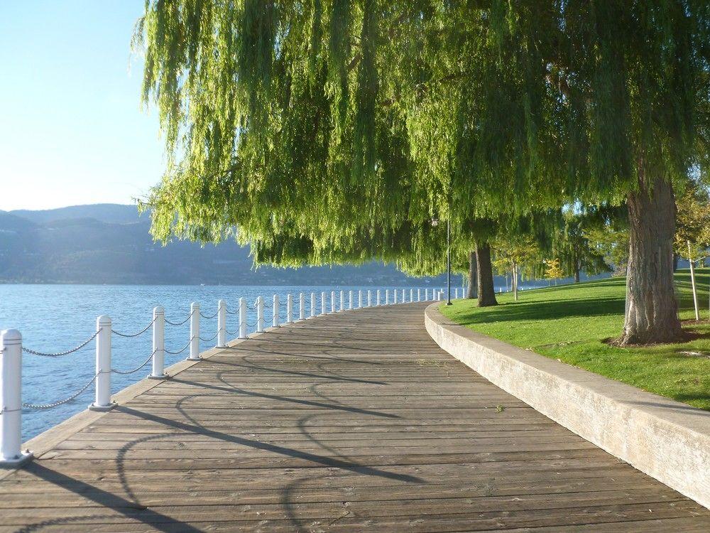 The Royal Kelowna - Bellstar Hotels & Resorts Екстер'єр фото
