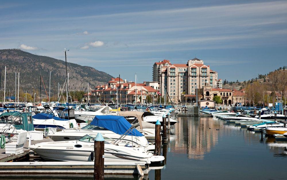 The Royal Kelowna - Bellstar Hotels & Resorts Екстер'єр фото