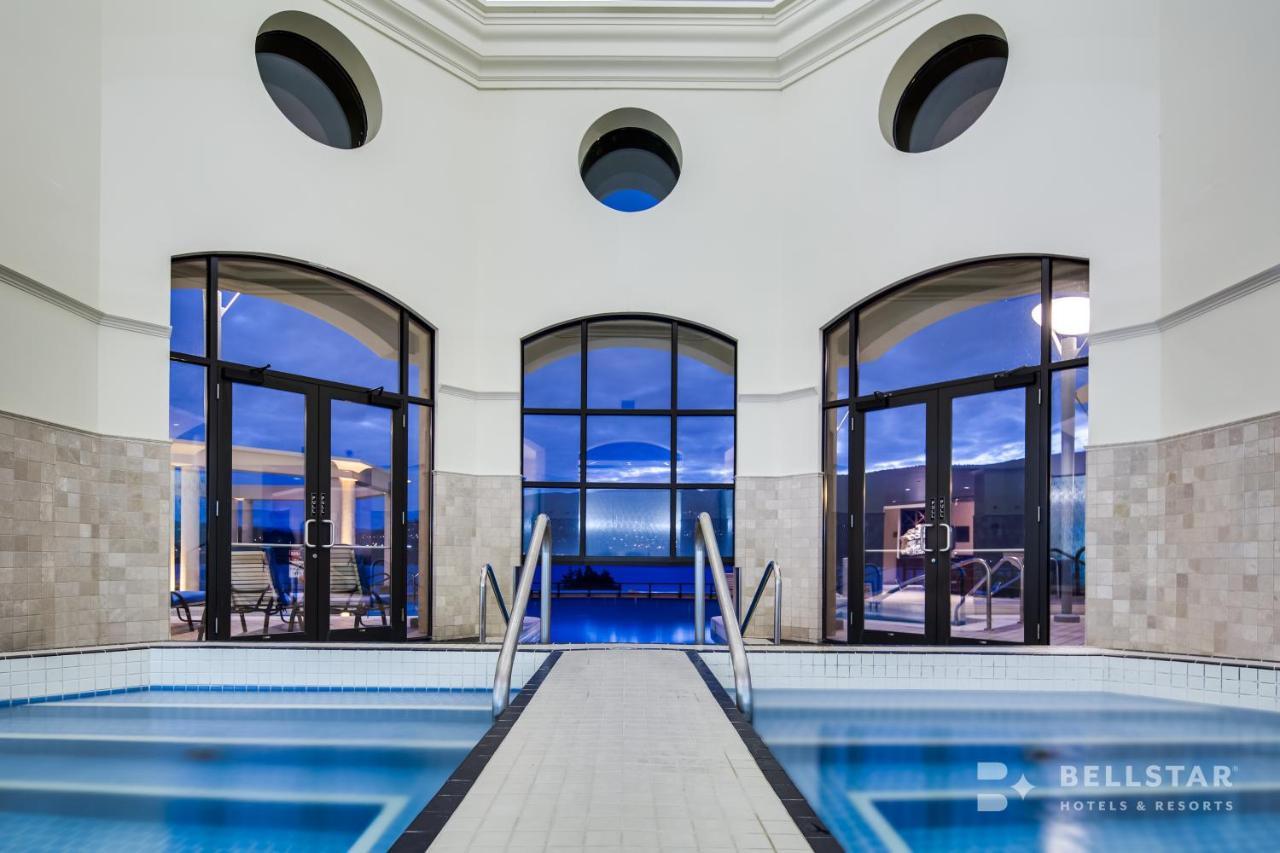 The Royal Kelowna - Bellstar Hotels & Resorts Екстер'єр фото